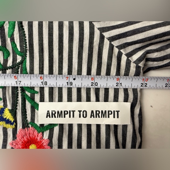 Walter Baker Becca Tunic Black/White Striped Floral Embroidered SEE MEAS. Flaw - Picture 7 of 10